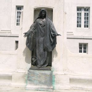 8013986-Jane-Delano-Memorial-at-Cross-National-Headquarters-in-Washington-DC-Stock-Photo