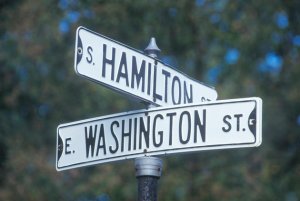 A sign that reads ÃÂ´Washington/HamiltonÃÂ¶